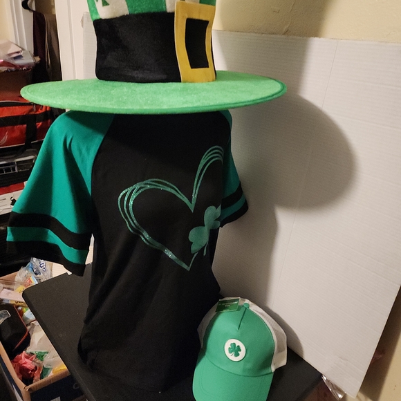 Green and Black Shamrock T-Shirt with Hat - Picture 6 of 6